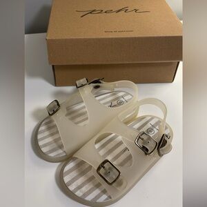 Pehr Kids “Splash” Sandals with Buckle Straps. New condition.